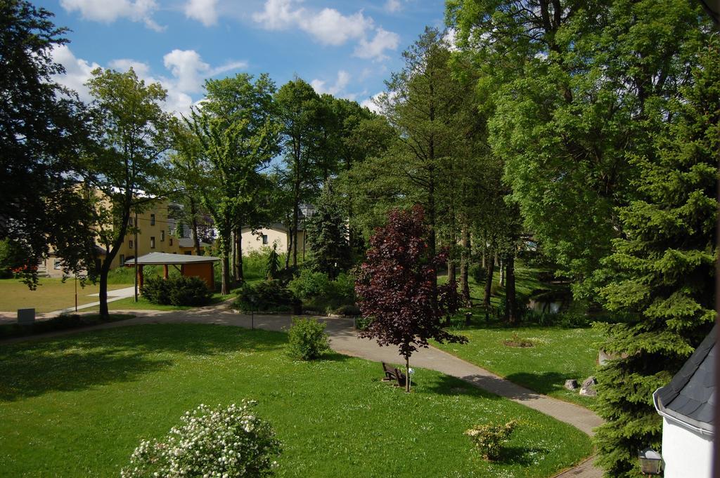 Landgasthof "Am Park" Кроттендорф Номер фото